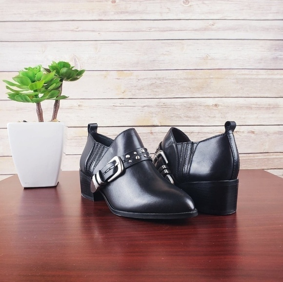 New BCBGeneration Loela Leather Botties - Picture 1 of 6